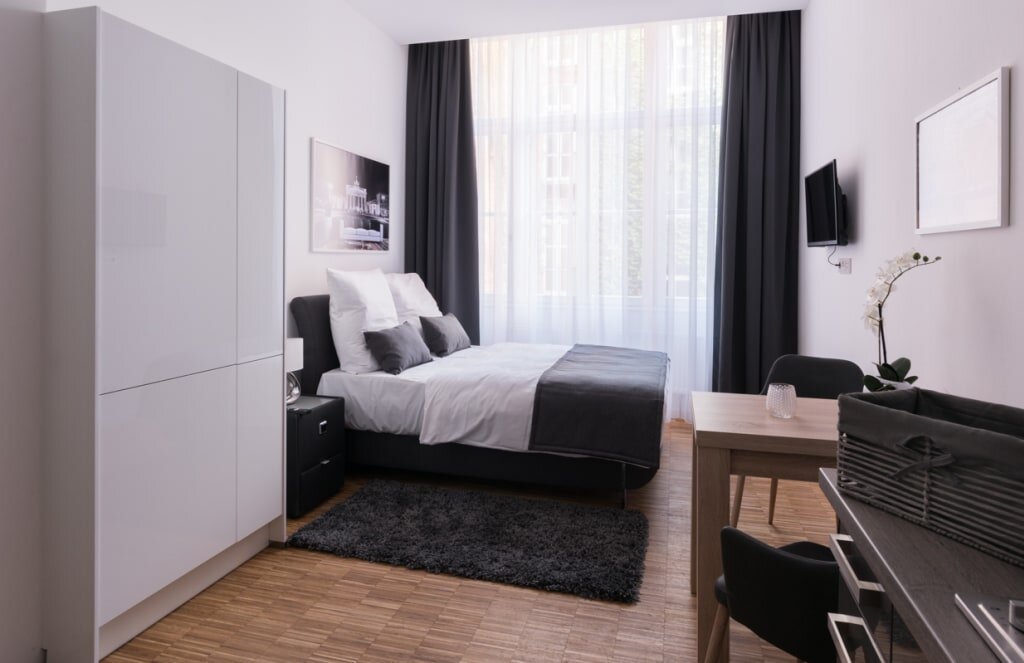 Wohnung zur Miete Wohnen auf Zeit 1.290 € 1 Zimmer 24 m²<br/>Wohnfläche 28.02.2025<br/>Verfügbarkeit Brunnen Straße Mitte Berlin 10119