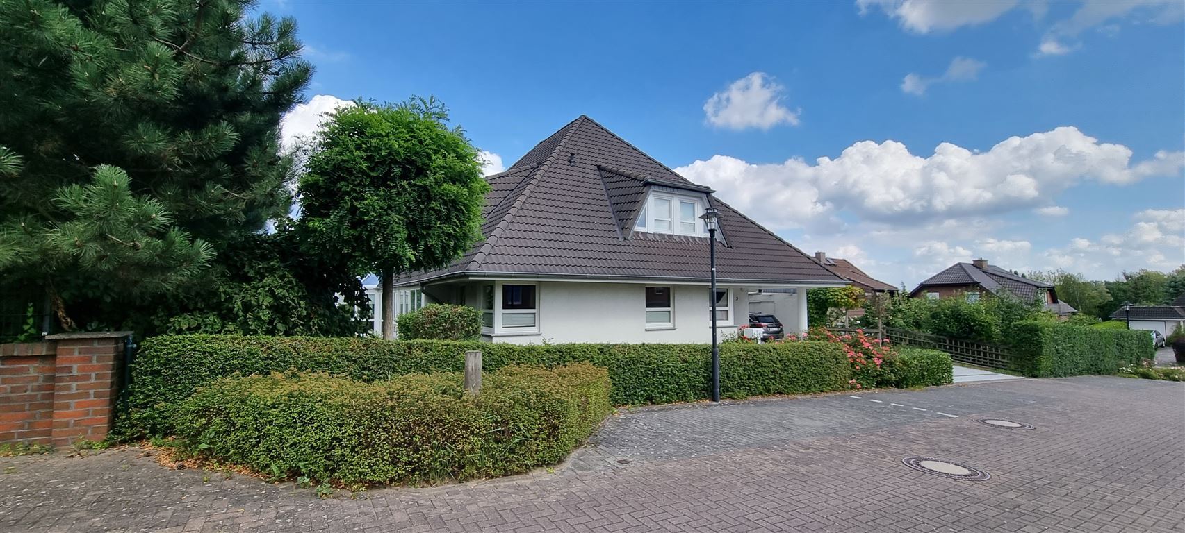 Einfamilienhaus zum Kauf 684.000 € 8 Zimmer 283 m²<br/>Wohnfläche 769 m²<br/>Grundstück Stadtgebiet West Neubrandenburg 17033