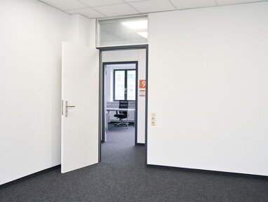 Bürofläche zur Miete 569 € 28,7 m² Bürofläche teilbar ab 28,7 m² Carl-Zeiss-Straße 5 Fellbach - Kernstadt Fellbach 70736