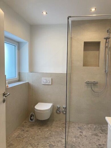 Wohnung zur Miete 950 € 2 Zimmer 60 m² 1. Geschoss frei ab sofort Benrath Düsseldorf 40597