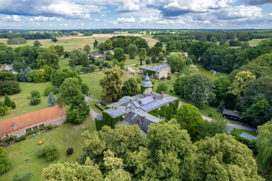 Schloss zum Kauf 1.600.000 € 50 Zimmer 2.500 m² 76.518 m² Grundstück Wesselstorf Selpin 18195