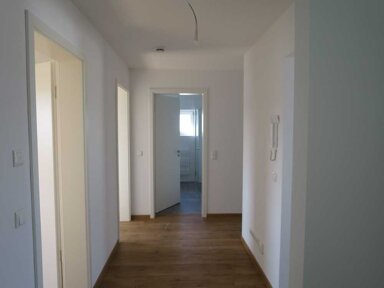 Wohnung zur Miete nur mit Wohnberechtigungsschein 595 € 4 Zimmer 87,5 m² 1. Geschoss frei ab 01.04.2025 Frühlingsstraße Nürnberger Str. Amberg 92224