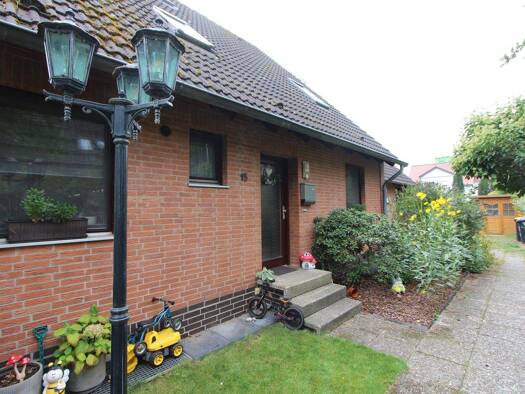 Einfamilienhaus zur Miete 1.649 € 6 Zimmer 150 m² 180 m² Grundstück frei ab 01.03.2026 Wackenroderweg 15 Burgdorf 31303