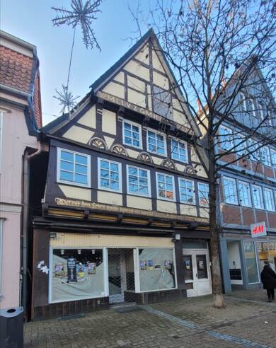 Wohn- und Geschäftshaus zum Kauf als Kapitalanlage geeignet 803,7 m² 342 m² Grundstück Altstadt Celle 29221