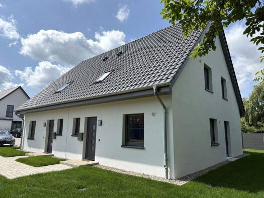 Doppelhaushälfte zur Miete 1.600 € 4 Zimmer 104 m² 150 m² Grundstück Hamburger Str. 66d,e Schwarzenbek 21493