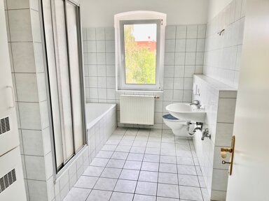 Wohnung zur Miete 380 € 2 Zimmer 65,5 m² 3. Geschoss frei ab sofort Friedrich-Engels-Str. 2 Innenstadt Riesa 01589