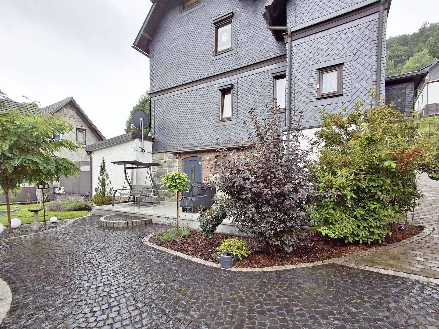 Immobilie in Steinach - Familienfreundliches EFH mit Einliegerwohnung, Garten & Carport - Bild 1