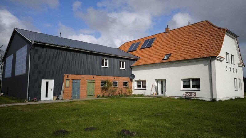 Mehrfamilienhaus zum Kauf 785.000 € 9 Zimmer 275 m²<br/>Wohnfläche 5.687 m²<br/>Grundstück Ost-Bordelumfeld Bordelum 25852