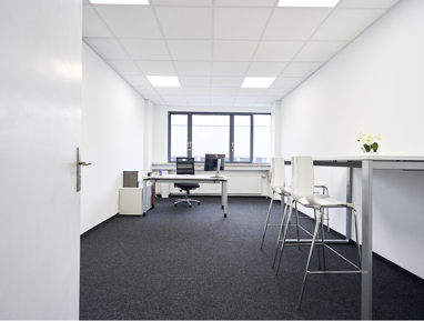 Bürofläche zur Miete 500 € 27,6 m² Bürofläche teilbar ab 27,6 m² Carl-Zeiss-Straße 5 Fellbach - Kernstadt Fellbach 70736