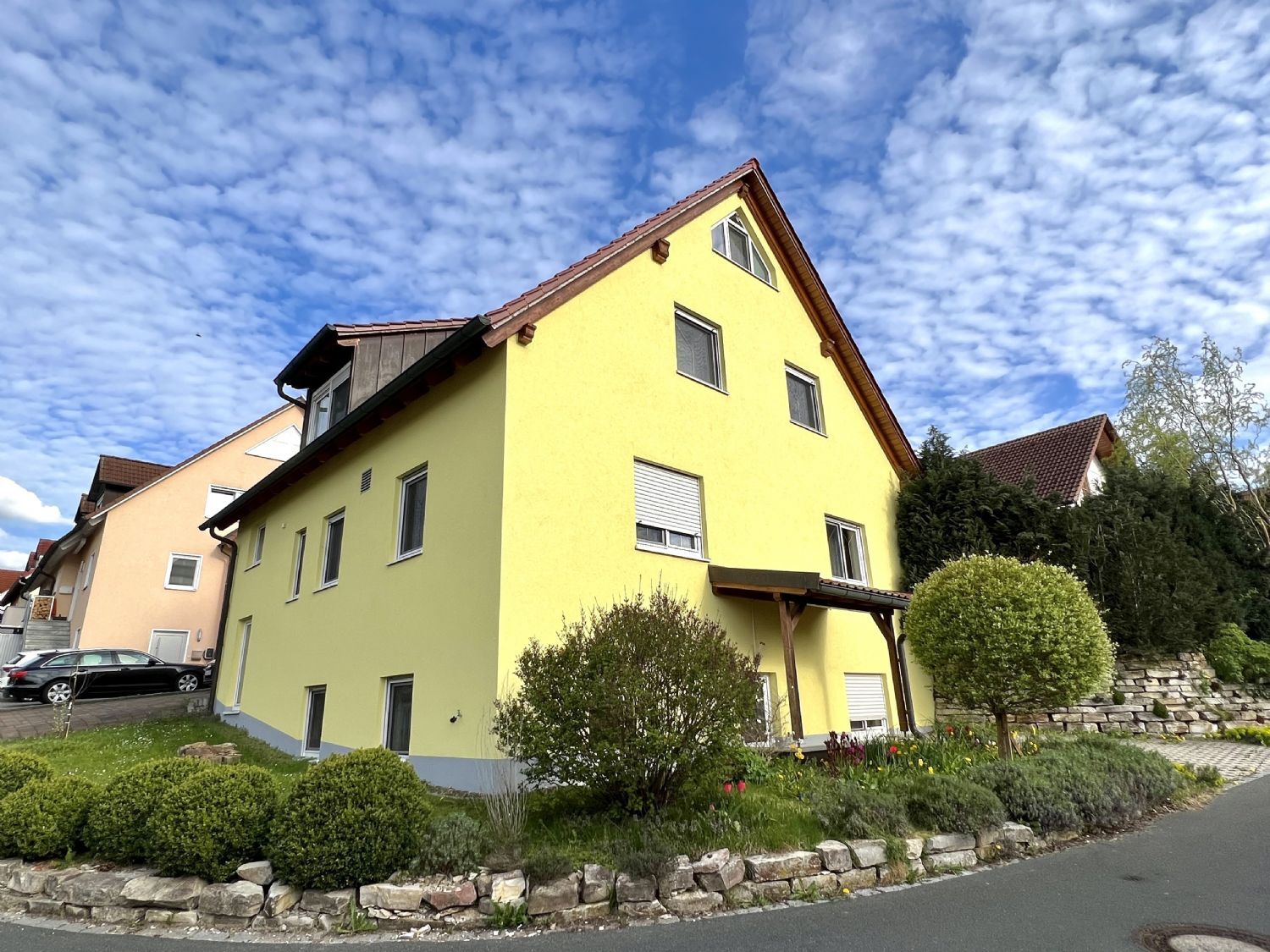 Mehrfamilienhaus zum Kauf 747.000 € 6 Zimmer 218 m²<br/>Wohnfläche 476 m²<br/>Grundstück Münchaurach Aurachtal 91086