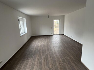 Mehrfamilienhaus zur Miete 1.600 € 4 Zimmer 118 m² 1.000 m² Grundstück frei ab 01.05.2025 Loheweg 2 Dechsendorf - Ost Erlangen - Dechsendorf 91056