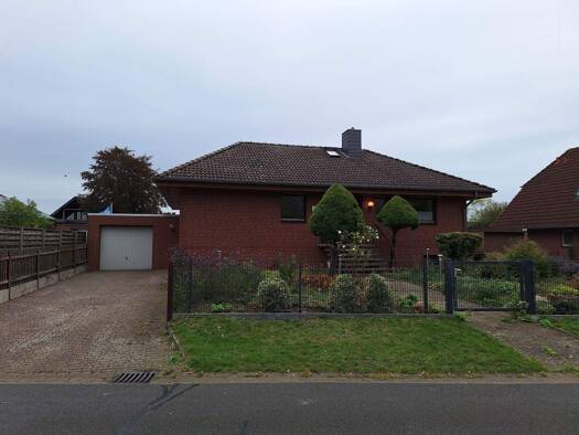 Bungalow zum Kauf 265.000 € 4 Zimmer 96,3 m² 958 m² Grundstück frei ab sofort Sackstraße 20 Soßmar Hohenhameln 31249