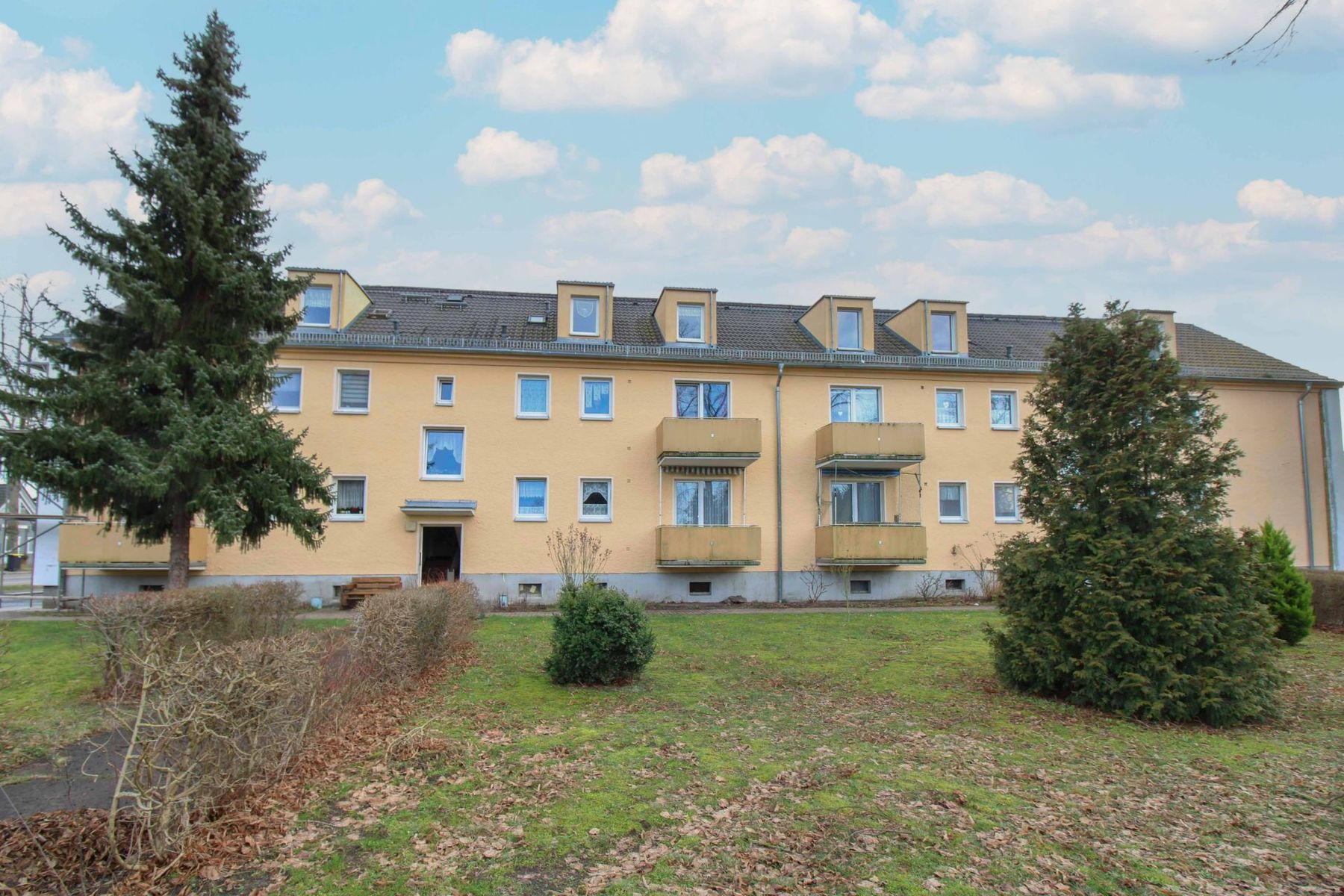 Mehrfamilienhaus zum Kauf 1.300.000 € 32 Zimmer 1.650,2 m²<br/>Grundstück Rüdnitz 16321