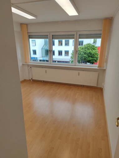 Praxis zur Miete 650 € 6 Zimmer 115 m² Bürofläche Stadtplatz 2-4 Kerngebiet Waldkraiburg 84478