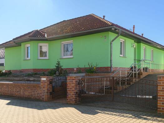 Haus zum Kauf 265.000 € 4 Zimmer 106 m² 546 m² Grundstück frei ab sofort Am Grünen Berg 60 Luckau 15926