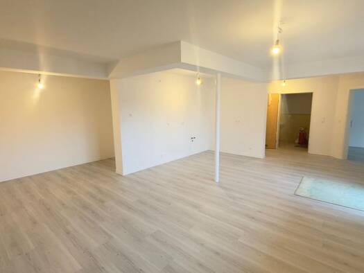 Loft zur Miete 790 € 2 Zimmer 83 m² Geschoss 2/3 frei ab sofort Stein Königsbach-Stein 75203