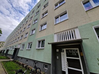 Wohnung zur Miete 339 € 3 Zimmer 56,8 m² 5. Geschoss frei ab 01.12.2024 Arnold-Zweig-Straße 41 Schilfbreite Magdeburg 39120