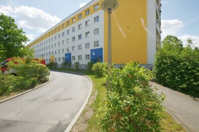 Wohnung zur Miete 375 € 3 Zimmer 57,8 m² 2. Geschoss Stauffenbergstraße 22 Westend Plauen 08523