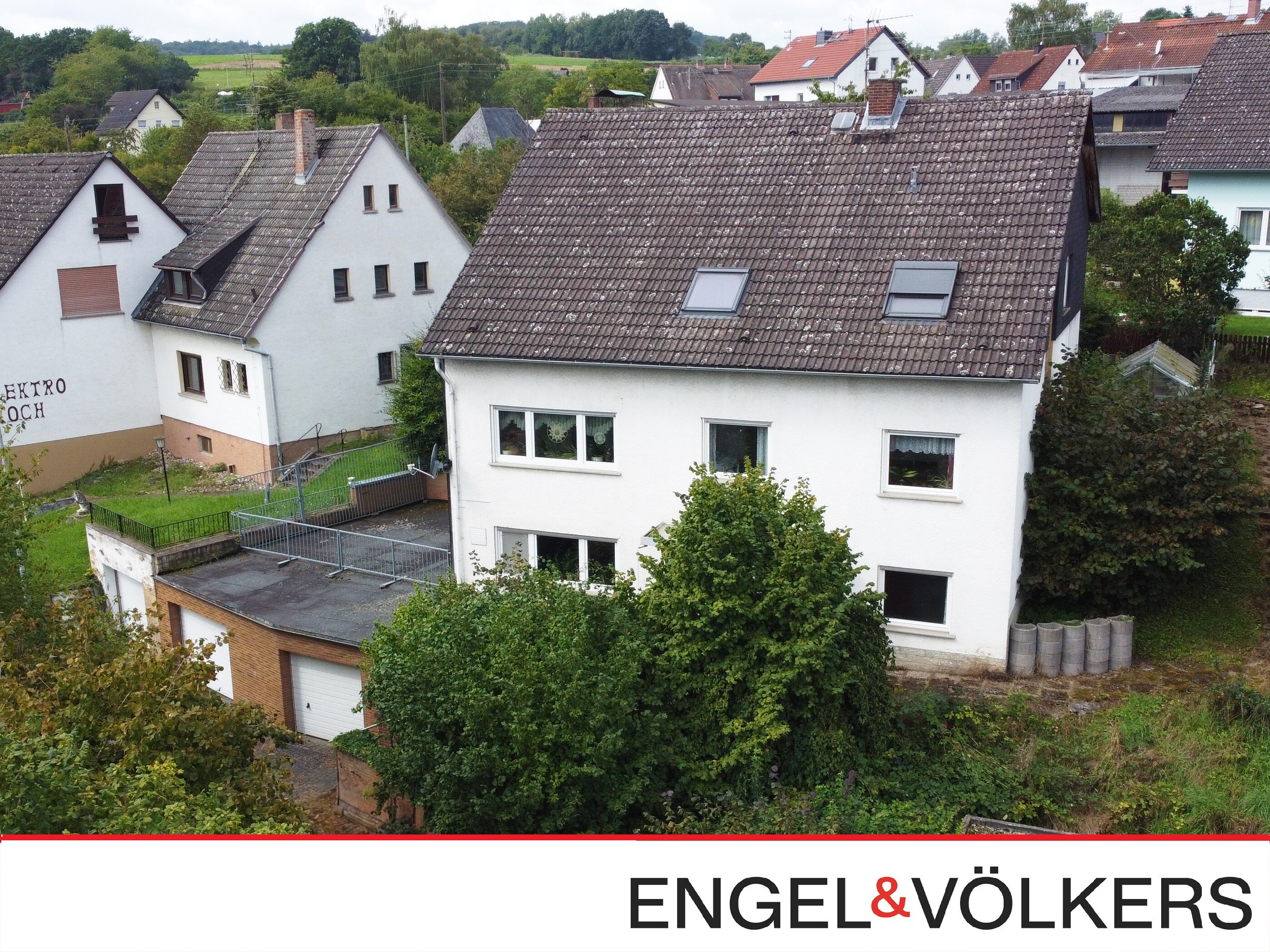 Einfamilienhaus zum Kauf 390.000 € 9 Zimmer 225 m²<br/>Wohnfläche 574 m²<br/>Grundstück Heftrich Idstein 65510