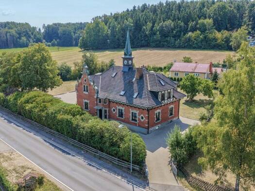 Haus zum Kauf 1.150.000 € 12 Zimmer 427 m² 3.100 m² Grundstück Oeslau Rödental 96472