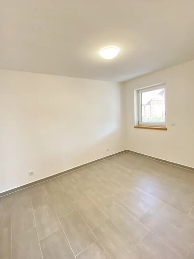 Wohnung zur Miete 700 € 3 Zimmer 107 m² frei ab sofort Pfarrer-Kneipp-Straße Kerngebiet Mühldorfer Hart 84478