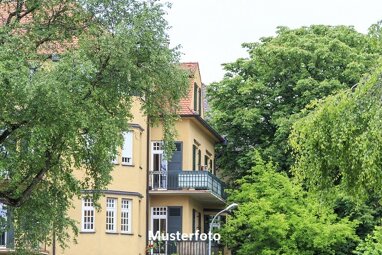 Mehrfamilienhaus zum Kauf Zwangsversteigerung 218.000 € 1 Zimmer 205 m² 993 m² Grundstück Grünhöfe Bremerhaven 27574