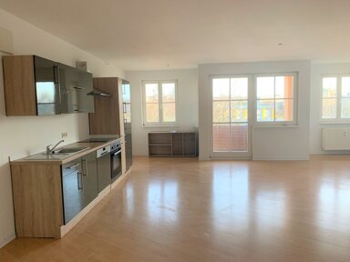 Apartment zum Kauf 125.000 € 2,5 Zimmer 70,2 m² 1. Geschoss frei ab sofort Großenhain Großenhain 01558