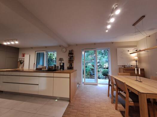 Terrassenwohnung zur Miete 2.200 € 4 Zimmer 120 m² Geschoss 1/3 frei ab 15.01.2026 Uhlbach Stuttgart 70329