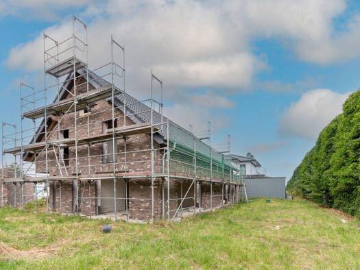 Doppelhaushälfte zum Kauf 240.000 € 5 Zimmer 134,8 m² 381 m² Grundstück Millingen Rees - Millingen 46459