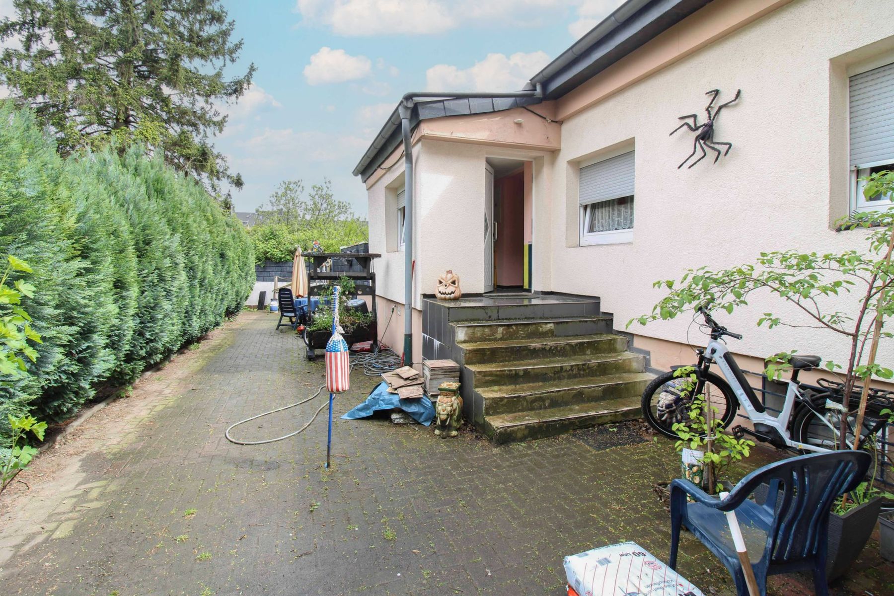 Bungalow zum Kauf 95.000 € 2 Zimmer 61,2 m²<br/>Wohnfläche 654,2 m²<br/>Grundstück Untermeiderich Duisburg 47137