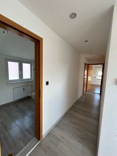 Wohnung zum Kauf 219.000 € 2,5 Zimmer 70 m² 2. Geschoss frei ab sofort Neustadt Neustadt a.d.Donau 93333