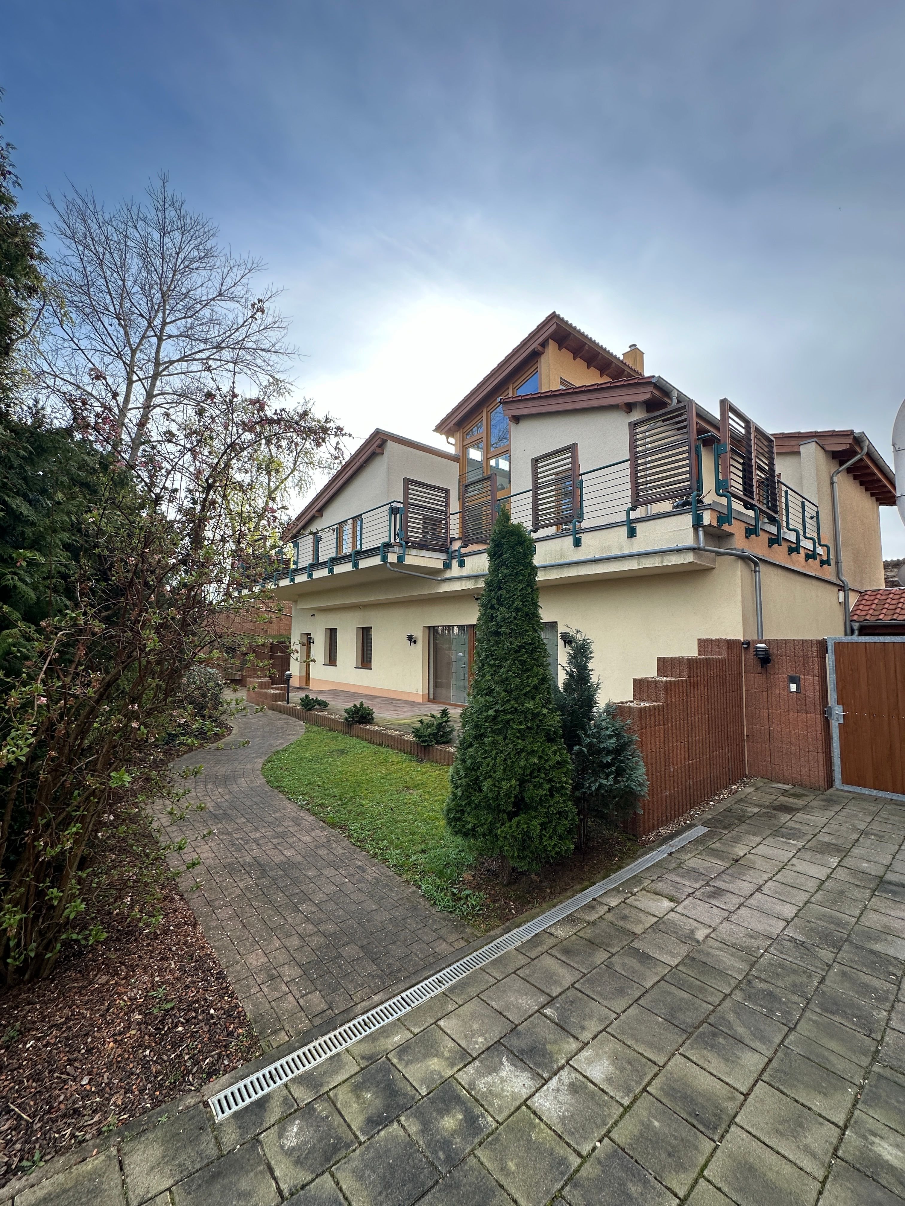 Mehrfamilienhaus zum Kauf 323 m²<br/>Wohnfläche 1.288 m²<br/>Grundstück Ottoweg 19 Merseburg Merseburg 06217