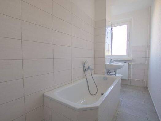 Wohnung zur Miete 210 € 2 Zimmer 43,7 m² 5. Geschoss August-Lamprecht-Str. 4 Silberhöhe Halle (Saale) 06132