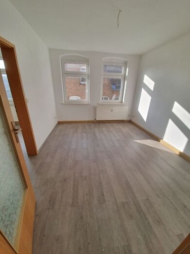 Wohnung zur Miete 300 € 2 Zimmer 42 m² frei ab sofort Karl-Marx-Straße 33 Zeitz Zeitz 06712