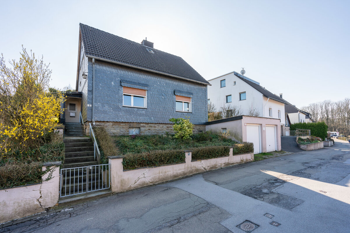 Einfamilienhaus zum Kauf 259.000 € 7 Zimmer 130 m²<br/>Wohnfläche 951 m²<br/>Grundstück Neviges-Siepen Velbert 42553