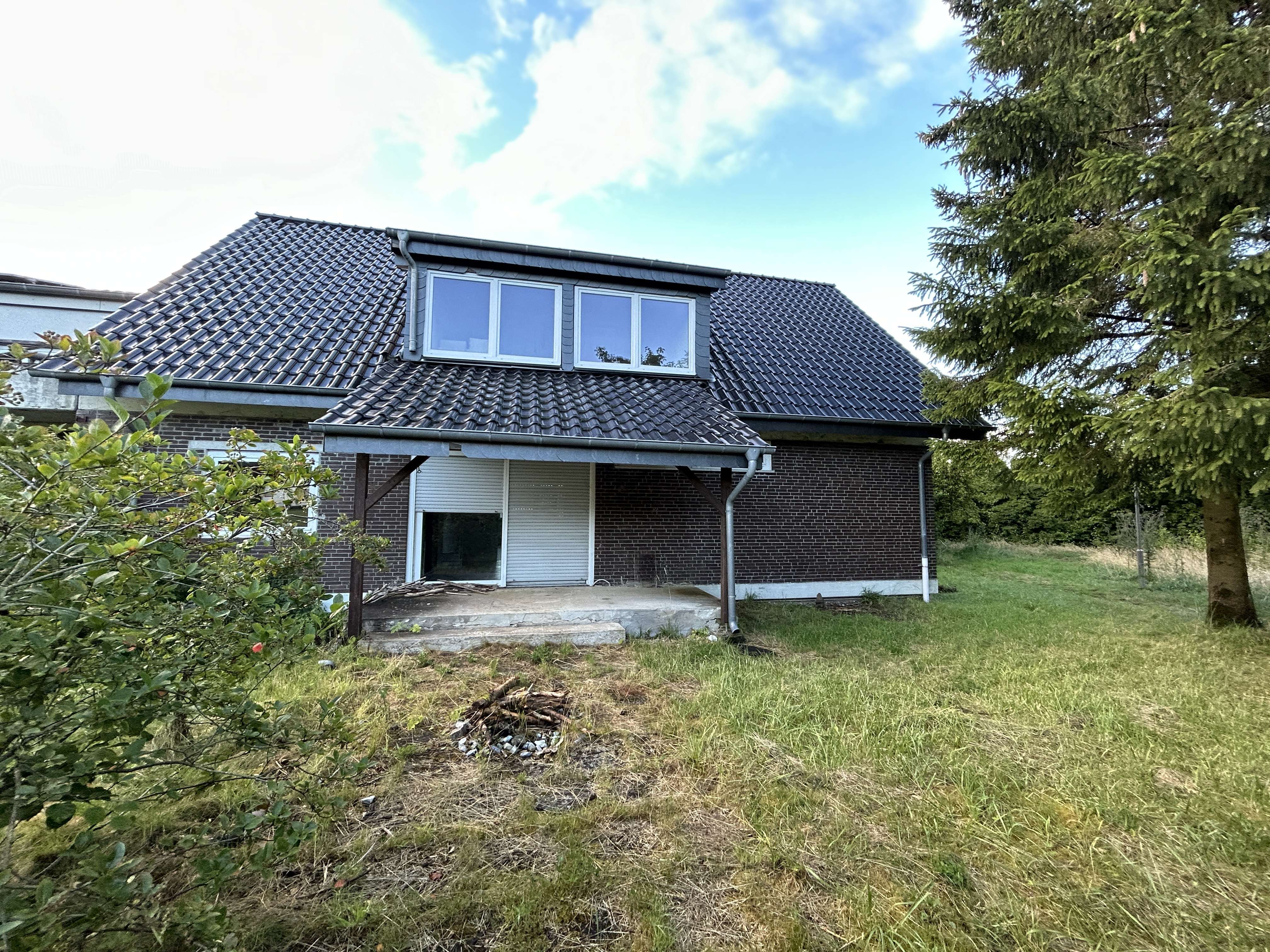 Mehrfamilienhaus zum Kauf 130.000 € 8 Zimmer 248,2 m²<br/>Wohnfläche 1.268 m²<br/>Grundstück Essentho Marsberg-Essentho 34431