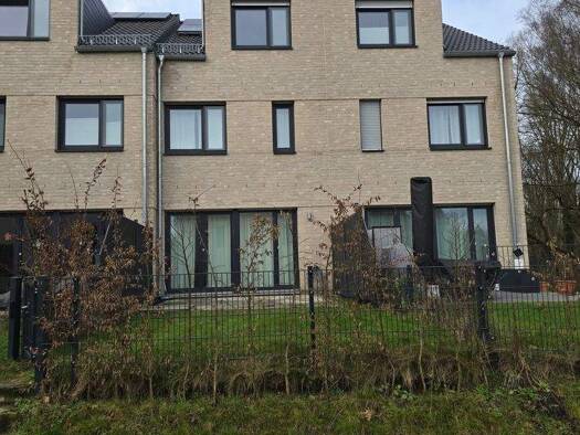 Reihenmittelhaus zur Miete 2.150 € 5 Zimmer 129,1 m² 126,2 m² Grundstück frei ab 01.03.2026 Bredenbekstieg 7 C Wohldorf-Ohlstedt Hamburg 22397