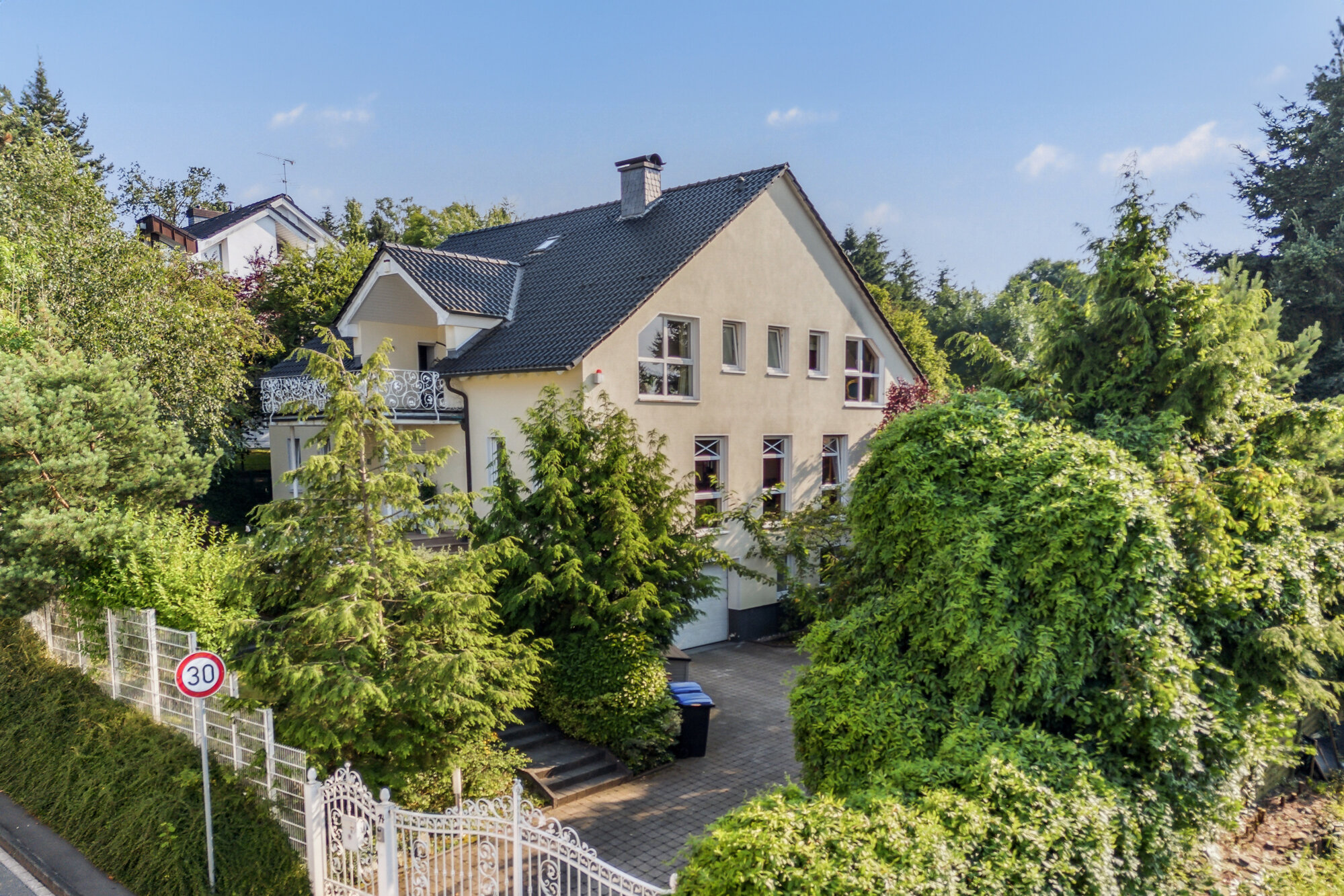 Villa zum Kauf 1.890.000 € 8 Zimmer 374 m²<br/>Wohnfläche 4.248 m²<br/>Grundstück Schwelm 58332