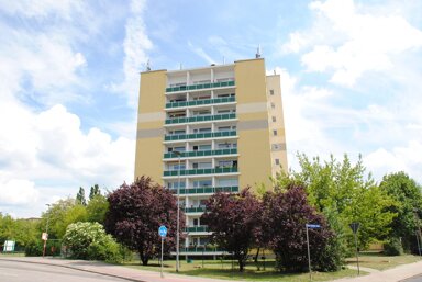 Wohnung zur Miete 340 € 2 Zimmer 56,7 m² 10. Geschoss Straße des Friedens 68 Merseburg Merseburg 06217