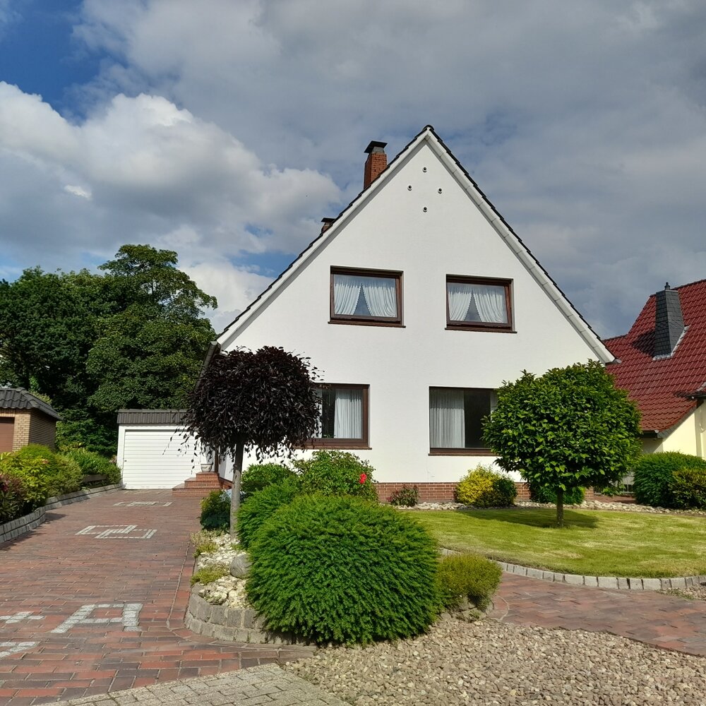 Einfamilienhaus zum Kauf 269.000 € 7 Zimmer 170 m²<br/>Wohnfläche 587 m²<br/>Grundstück Brake Brake 26919