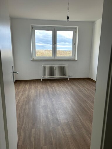 Wohnung zur Miete 924 € 3 Zimmer 77 m² 9. Geschoss frei ab sofort Schillerstr. 11 Bischofsheim Maintal 63477