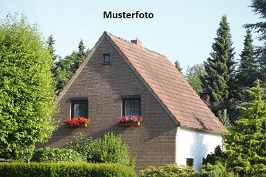 Einfamilienhaus zum Kauf Zwangsversteigerung 200.000 € 1.429 m² Grundstück Neu Falkenhagen Waren 17192