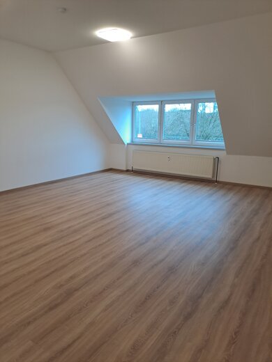 Wohnung zur Miete 1.050 € 3 Zimmer 120,4 m² 1. Geschoss frei ab 01.04.2025 Möllner Str. 57 Schwarzenbek 21493