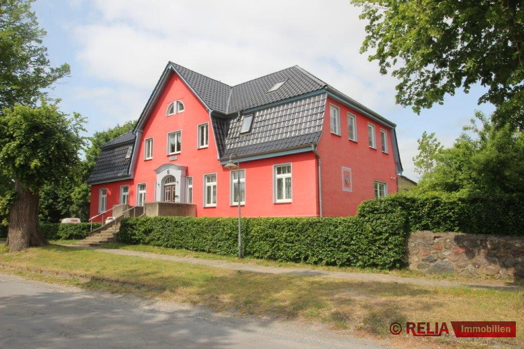 Mehrfamilienhaus zum Kauf Provisionsfrei 395.000 € 14 Zimmer 290 m²<br/>Wohnfläche 10.582 m²<br/>Grundstück Tarnow Tarnow 18249