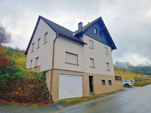 Haus zum Kauf 260.000 € 5 Zimmer 160 m² 15.800 m² Grundstück frei ab 01.02.2026 Kückelheim Eslohe 59889