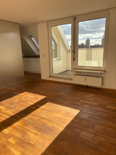 Wohnung zur Miete 600 € 1 Zimmer 32,1 m² 5. Geschoss frei ab sofort Dr.-Kurt-Schumacher-Str. 12 Altstadt / St. Lorenz Nürnberg 90403