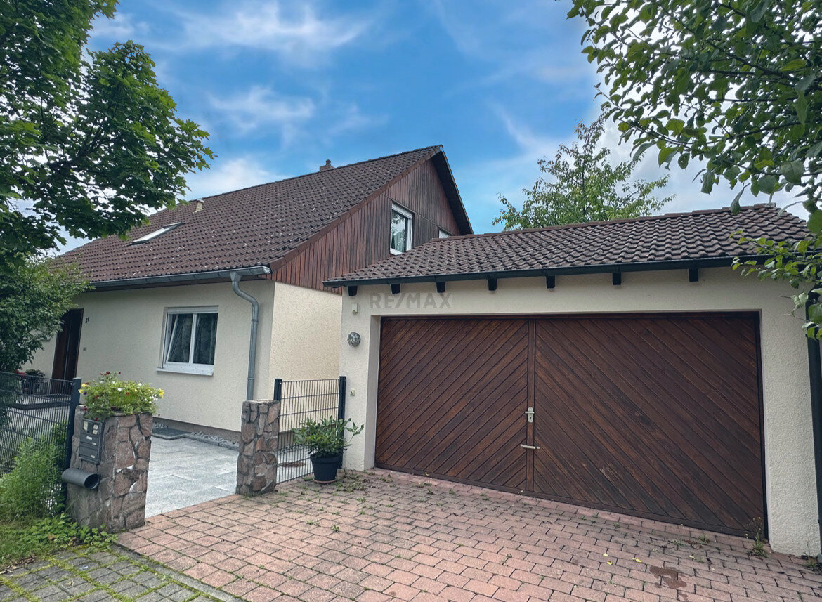 Einfamilienhaus zum Kauf 589.000 € 7,5 Zimmer 166 m²<br/>Wohnfläche 439 m²<br/>Grundstück Bezgenriet Göppingen 73035