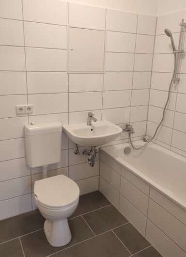 Wohnung zur Miete nur mit Wohnberechtigungsschein 510 € 3 Zimmer 66,6 m² 5. Geschoss frei ab 30.12.2024 Reichenauer Weg 8 Seidnitz-Nord (Löwenhainer Str.) Dresden 01279