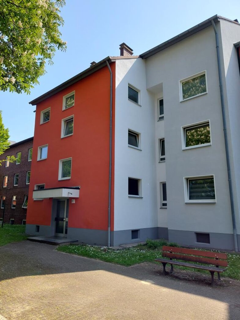 Wohnung zur Miete nur mit Wohnberechtigungsschein 362 € 2,5 Zimmer 62,3 m² 3. Geschoss Bochumer Straße 211 Ückendorf Gelsenkirchen 45886