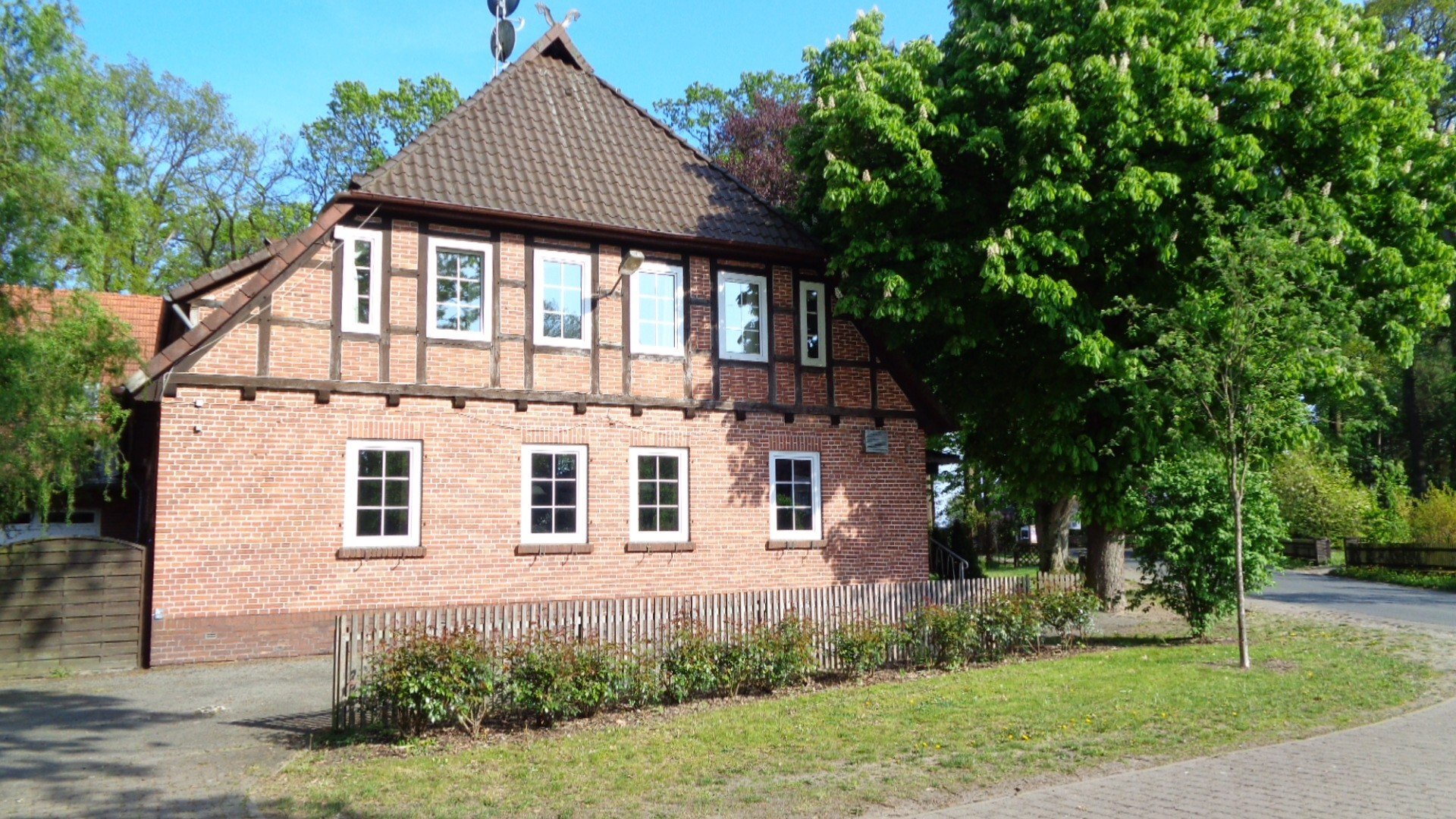 Einfamilienhaus zum Kauf Provisionsfrei 520.000 € 13 Zimmer 580 m²<br/>Wohnfläche 5.144 m²<br/>Grundstück Beckedorf Hermannsburg 29320